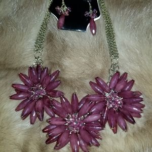 Purple decroative flower necklace set